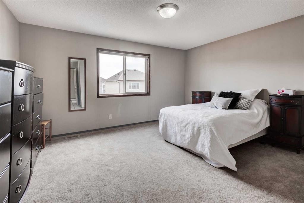 42 Everoak Green Sw, Calgary, AB
