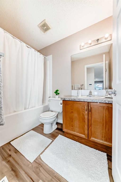 79 Saddleridge Close Ne, Calgary, AB - Indoor Photo Showing Bathroom