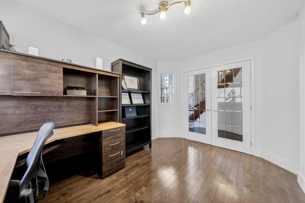 46 Discovery Ridge Road Sw, Calgary, AB - Indoor