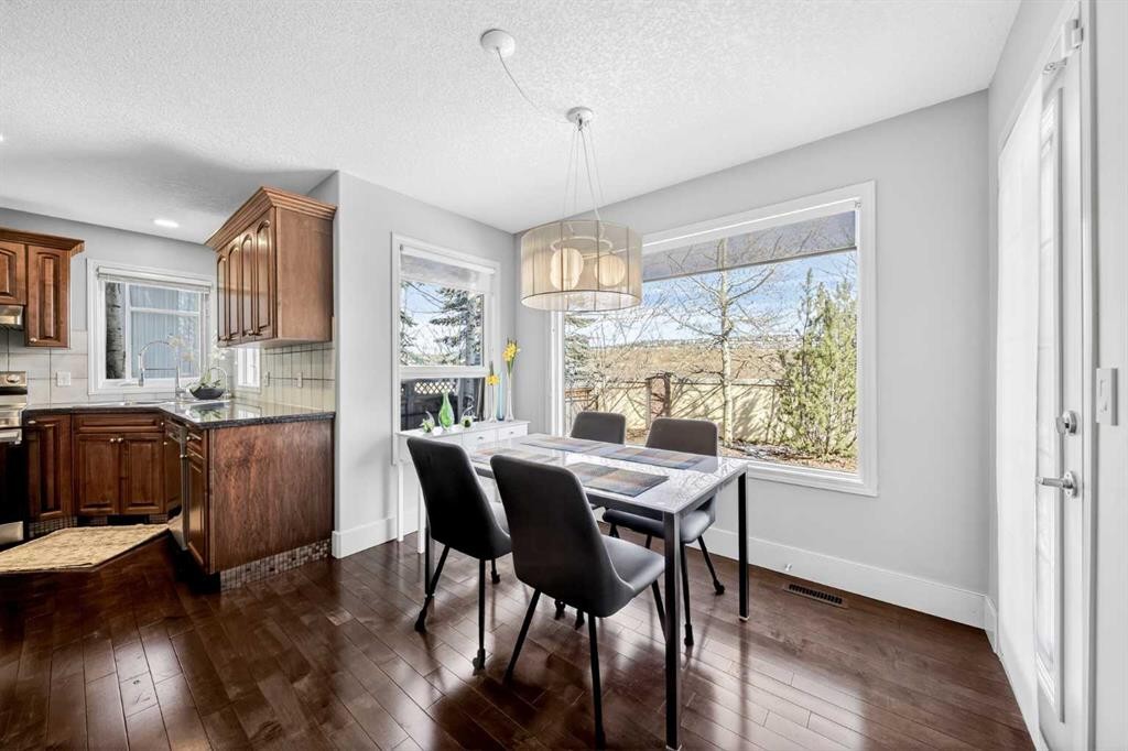 46 Discovery Ridge Road Sw, Calgary, AB - Indoor