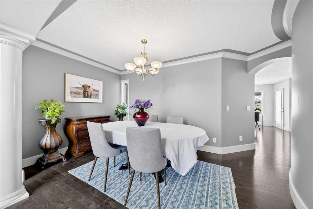 46 Discovery Ridge Road Sw, Calgary, AB - Indoor Photo Showing Dining Room