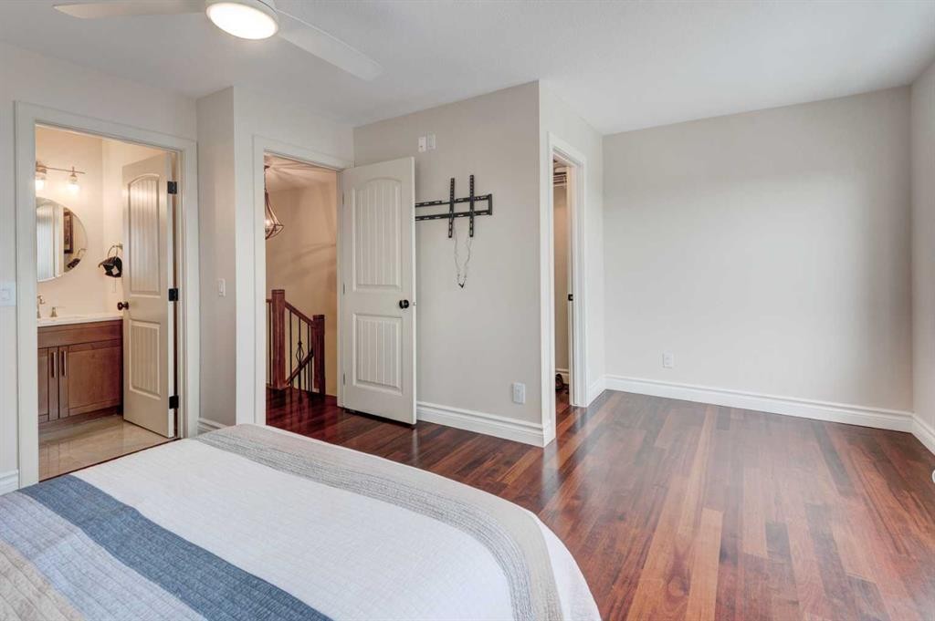 14 Everridge Common Sw, Calgary, AB - Indoor Photo Showing Bedroom