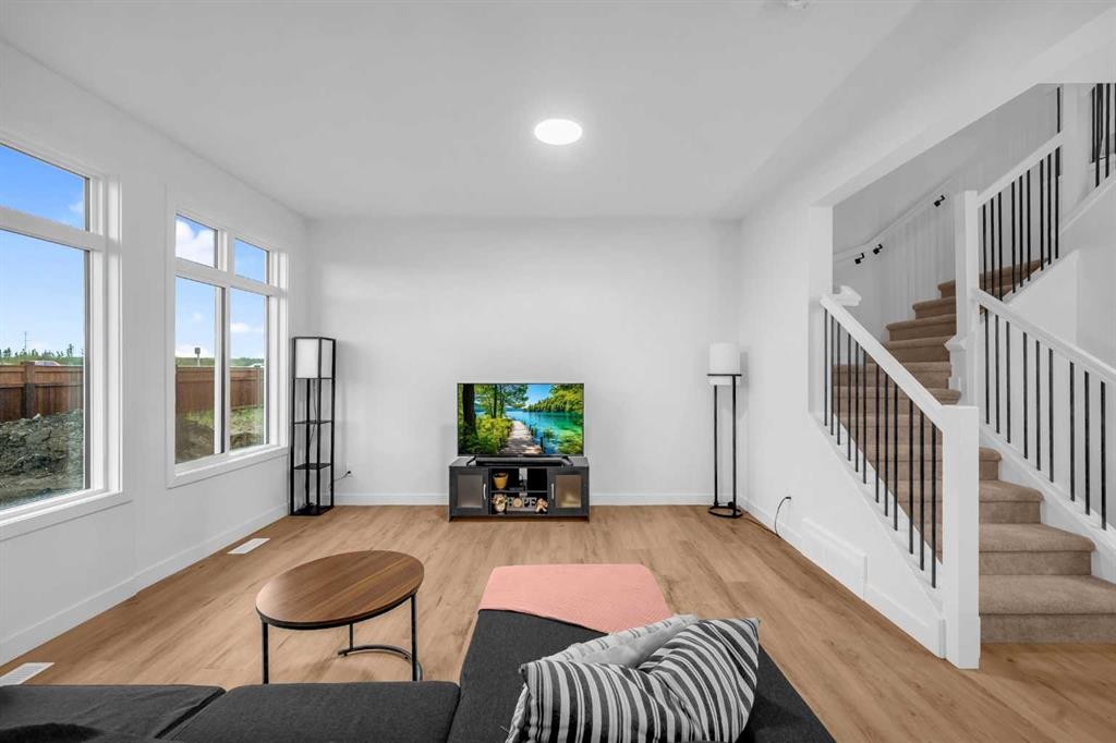 288 Sora Terrace Se, Calgary, AB - Indoor Photo Showing Living Room
