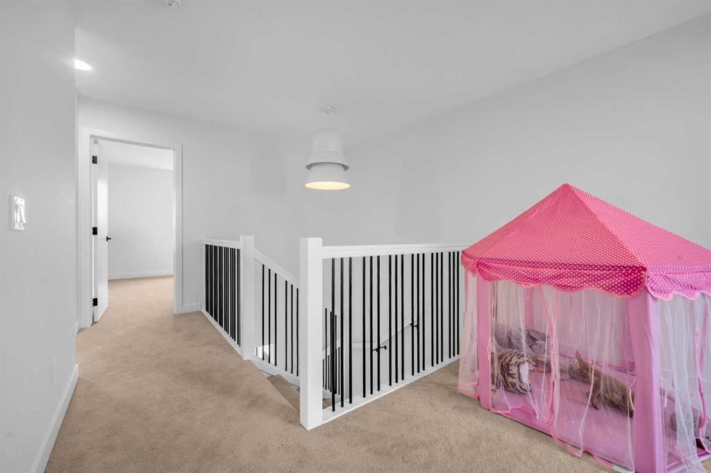 288 Sora Terrace Se, Calgary, AB - Indoor