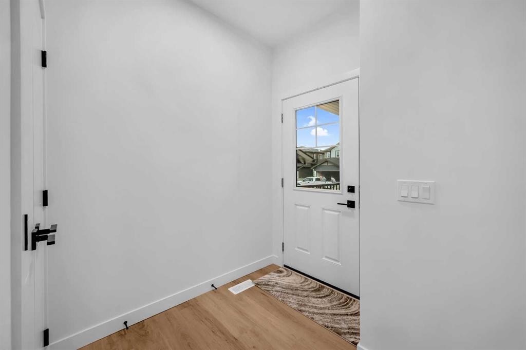 288 Sora Terrace Se, Calgary, AB - Indoor Photo Showing Other Room