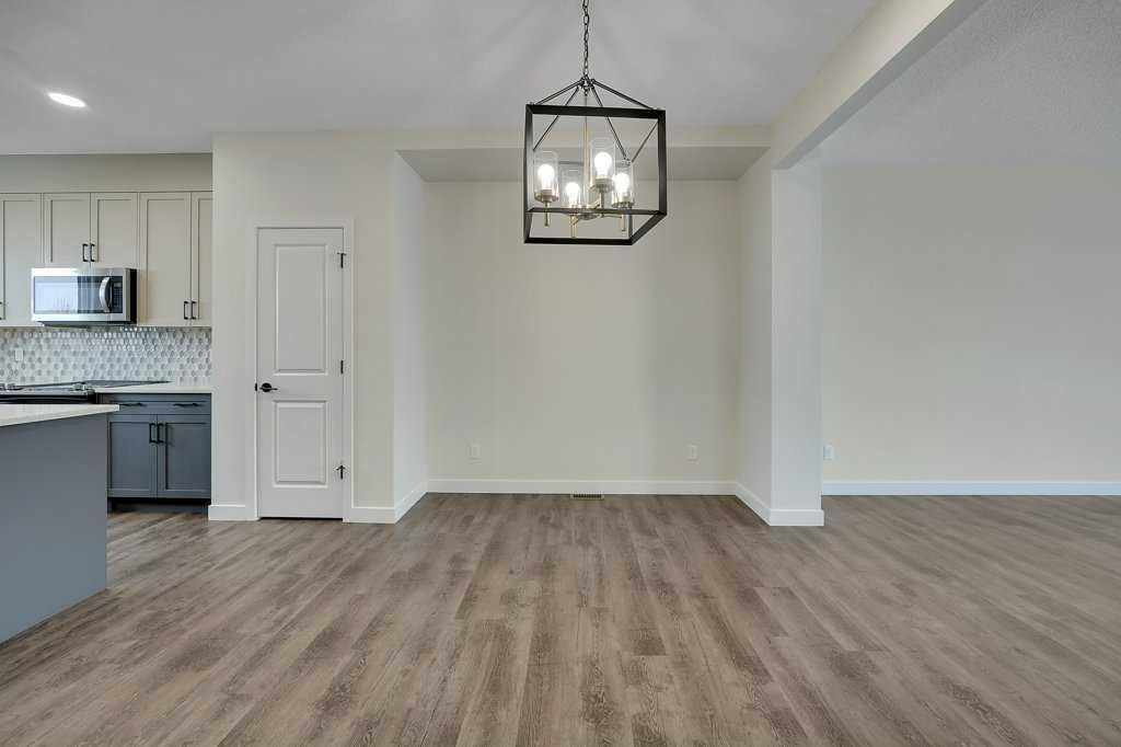 103 Highview Gate Se, Airdrie, AB - Indoor Photo Showing Kitchen