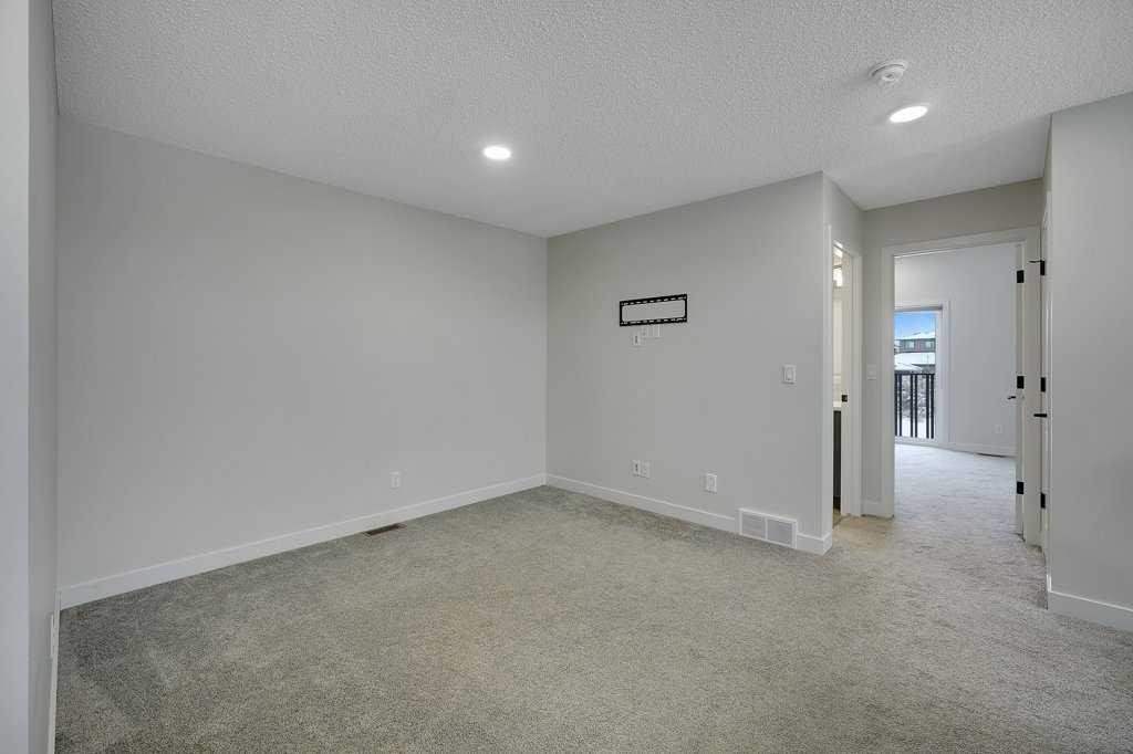 103 Highview Gate Se, Airdrie, AB - Indoor Photo Showing Other Room