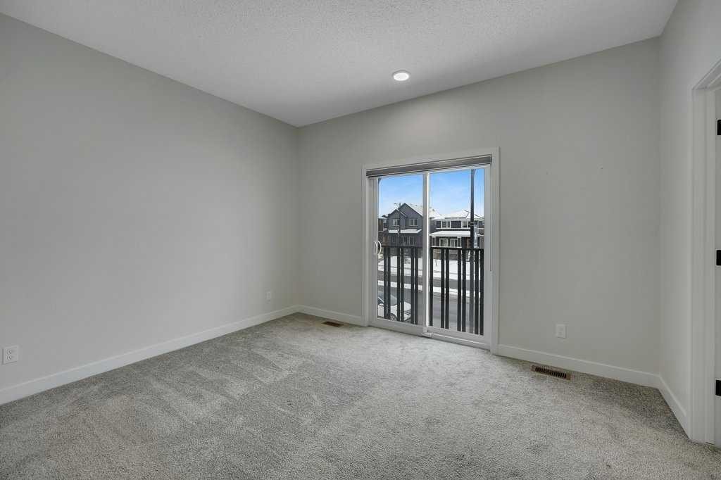 103 Highview Gate Se, Airdrie, AB - Indoor Photo Showing Other Room