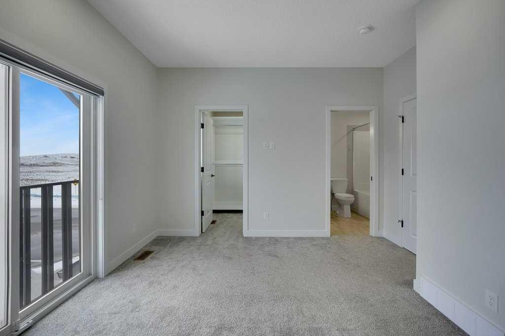 103 Highview Gate Se, Airdrie, AB - Indoor Photo Showing Other Room