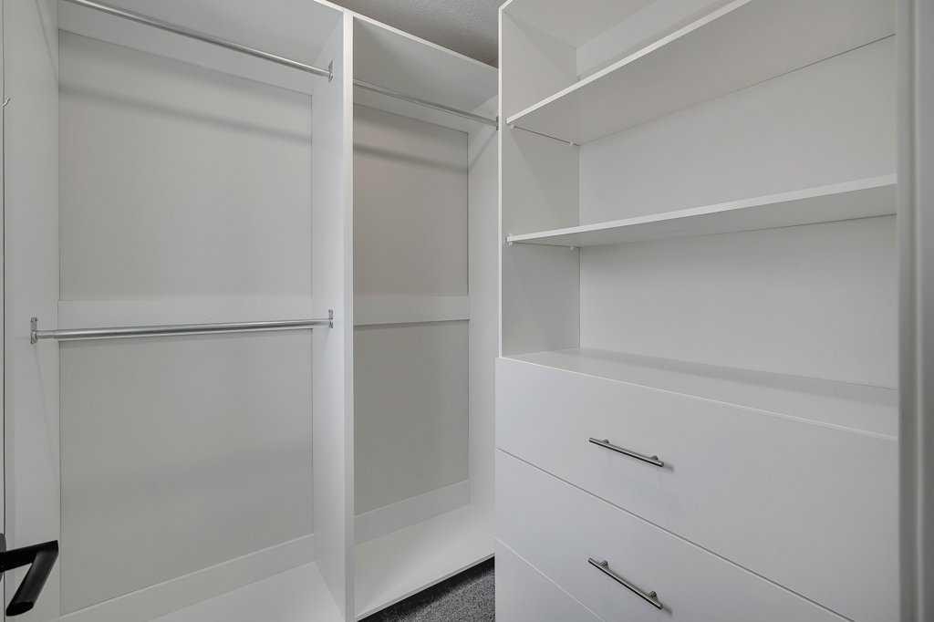 103 Highview Gate Se, Airdrie, AB - Indoor With Storage