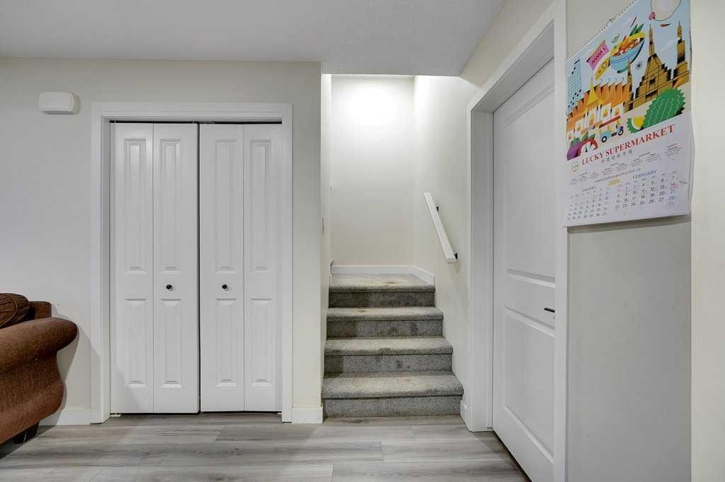 103 Highview Gate Se, Airdrie, AB - Indoor Photo Showing Other Room