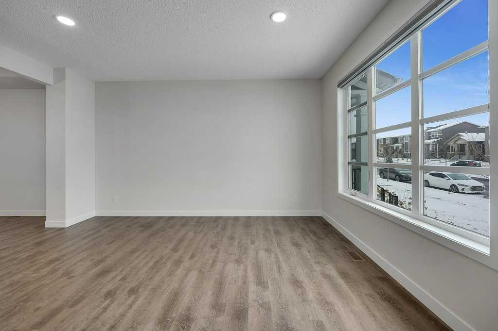 103 Highview Gate Se, Airdrie, AB - Indoor Photo Showing Other Room