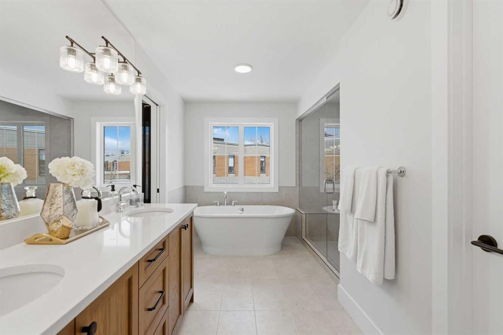 378 Bessborough Drive Sw, Calgary, AB - Indoor Photo Showing Bathroom