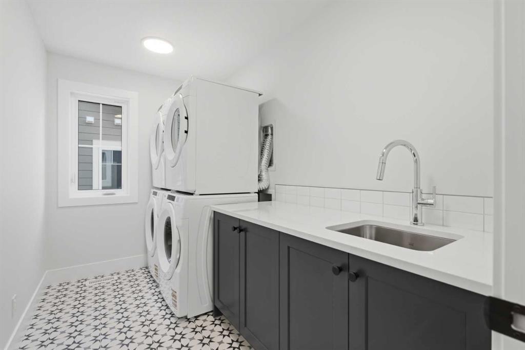378 Bessborough Drive Sw, Calgary, AB - Indoor Photo Showing Laundry Room