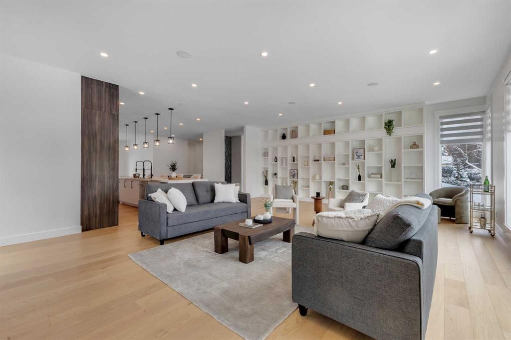 30 Roselawn Crescent Nw, Calgary, AB - Indoor Photo Showing Living Room