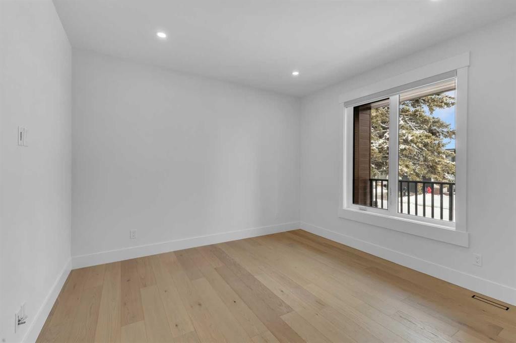 30 Roselawn Crescent Nw, Calgary, AB - Indoor Photo Showing Other Room