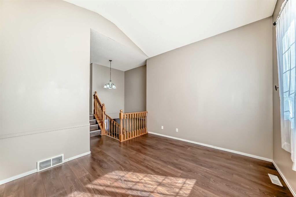 131 Somerside Crescent Sw, Calgary, AB - Indoor Photo Showing Other Room