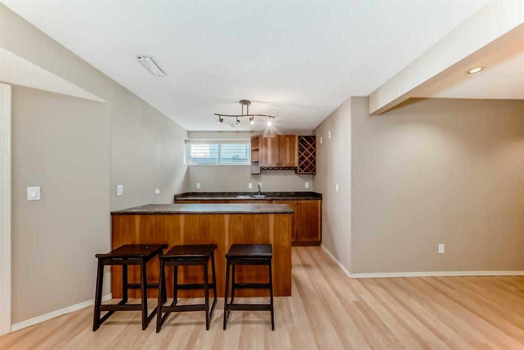 131 Somerside Crescent Sw, Calgary, AB - Indoor