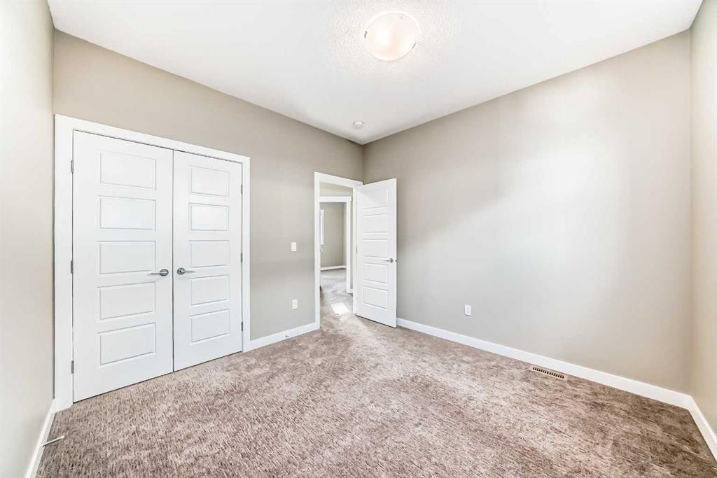 184 Sherview Grove Nw, Calgary, AB - Indoor Photo Showing Other Room