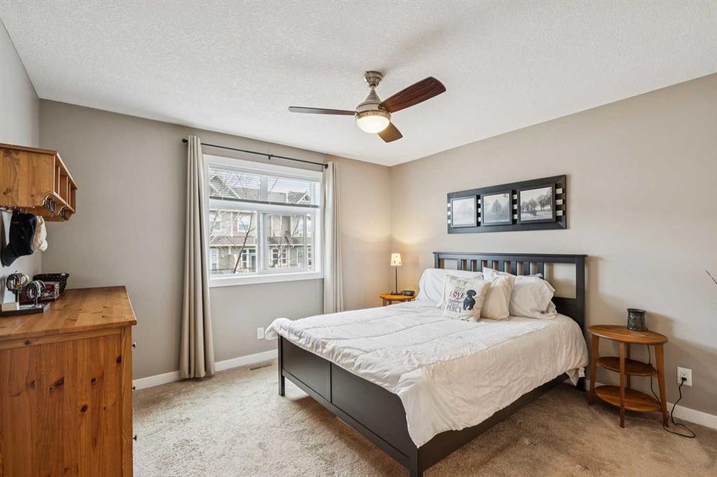 166 Legacy Common Se, Calgary, AB - Indoor Photo Showing Bedroom