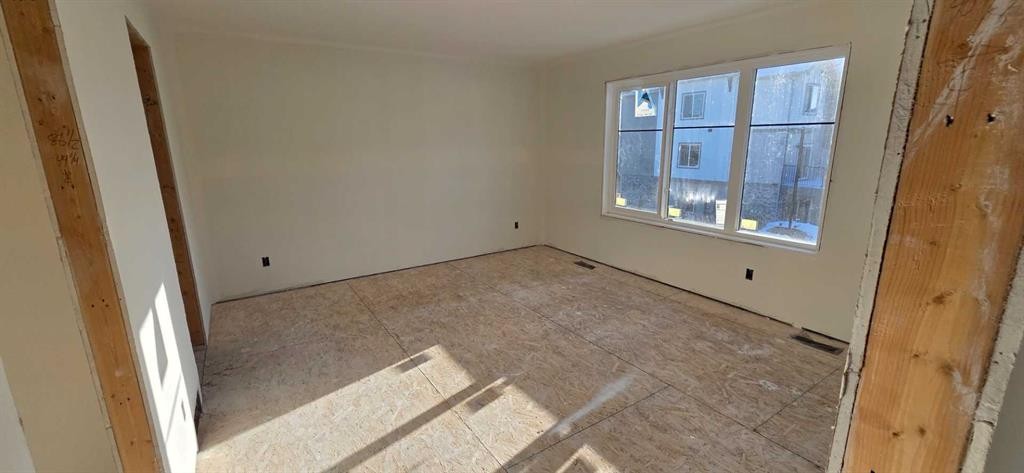 2235 81St Street Sw, Calgary, AB - Indoor Photo Showing Other Room