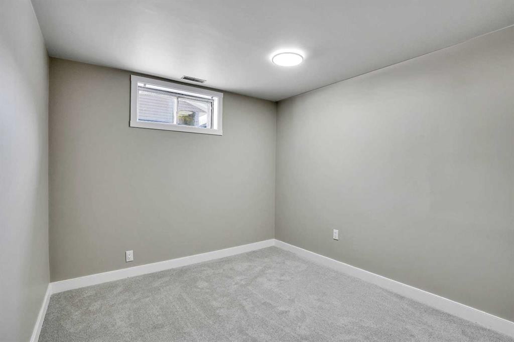 363 Templeside Circle Ne, Calgary, AB - Indoor Photo Showing Other Room