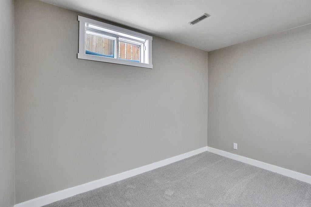 363 Templeside Circle Ne, Calgary, AB - Indoor Photo Showing Other Room