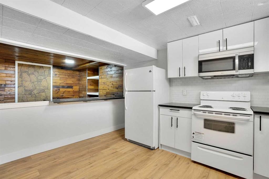 363 Templeside Circle Ne, Calgary, AB - Indoor Photo Showing Kitchen