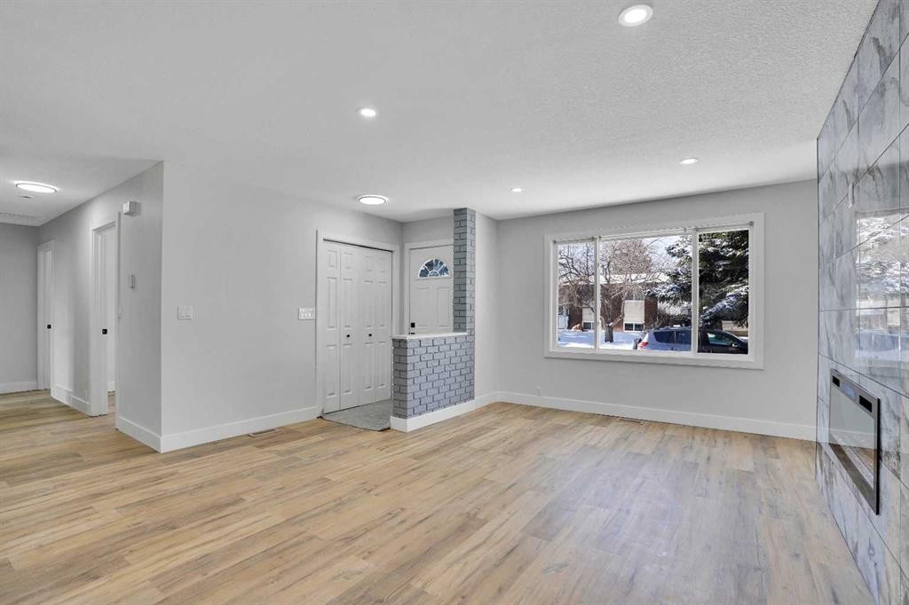 363 Templeside Circle Ne, Calgary, AB - Indoor