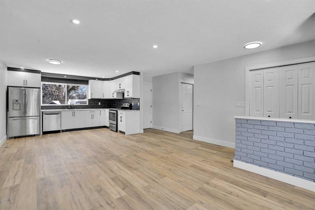 363 Templeside Circle Ne, Calgary, AB - Indoor Photo Showing Kitchen