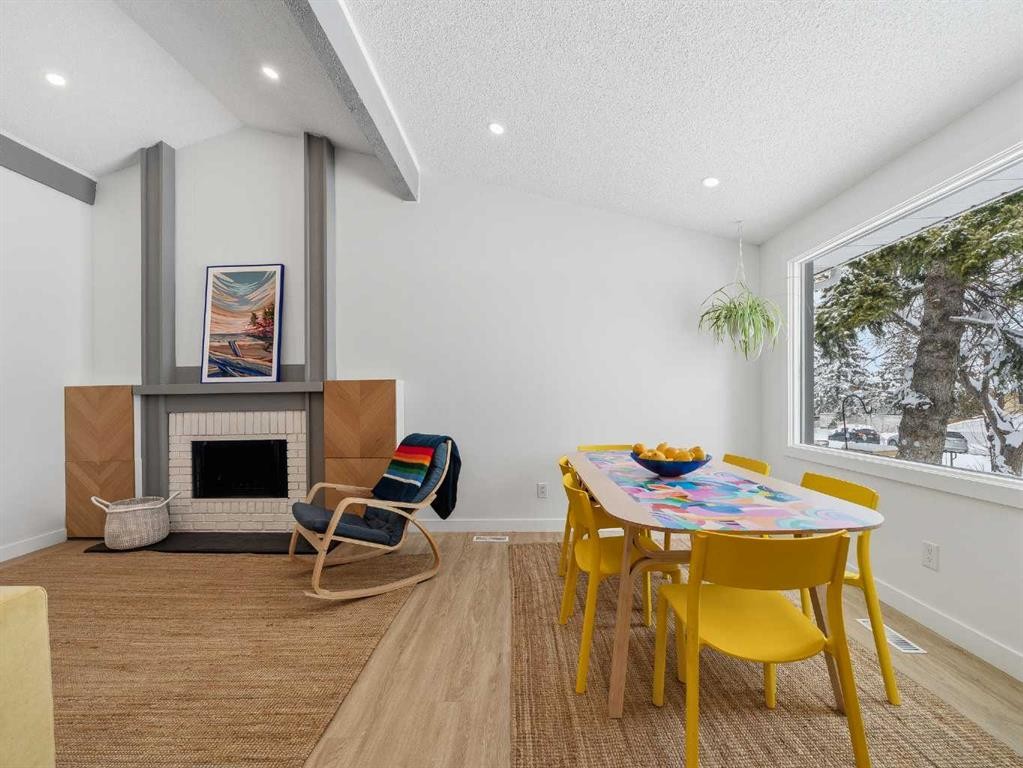 7723 Hunterview Drive Nw, Calgary, AB - Indoor With Fireplace