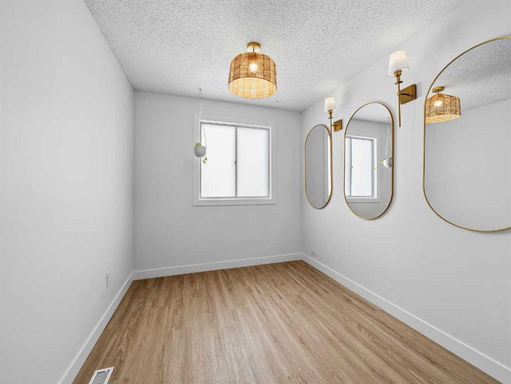 7723 Hunterview Drive Nw, Calgary, AB - Indoor Photo Showing Other Room
