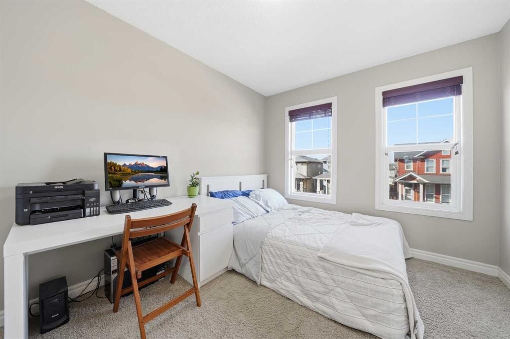 67 Evanspark Road Nw, Calgary, AB - Indoor Photo Showing Bedroom