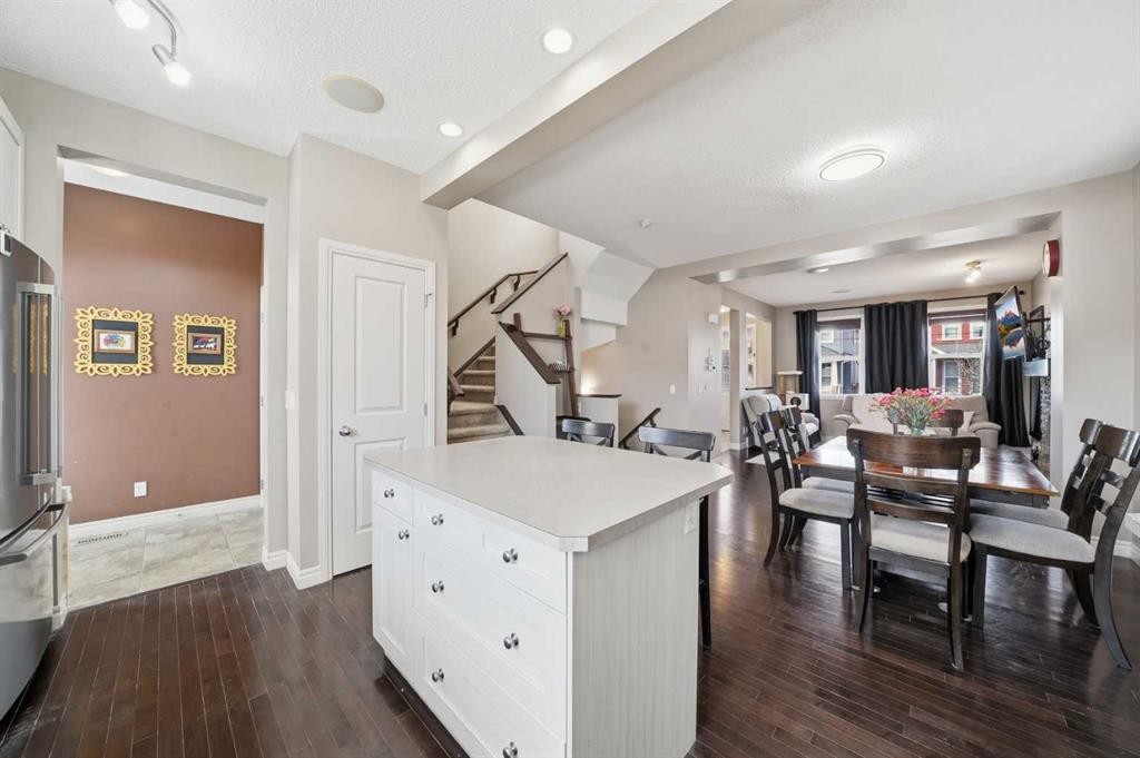 67 Evanspark Road Nw, Calgary, AB - Indoor Photo Showing Dining Room