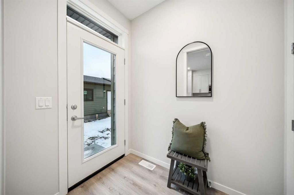 224 Vantage Drive, Cochrane, AB - Indoor Photo Showing Other Room