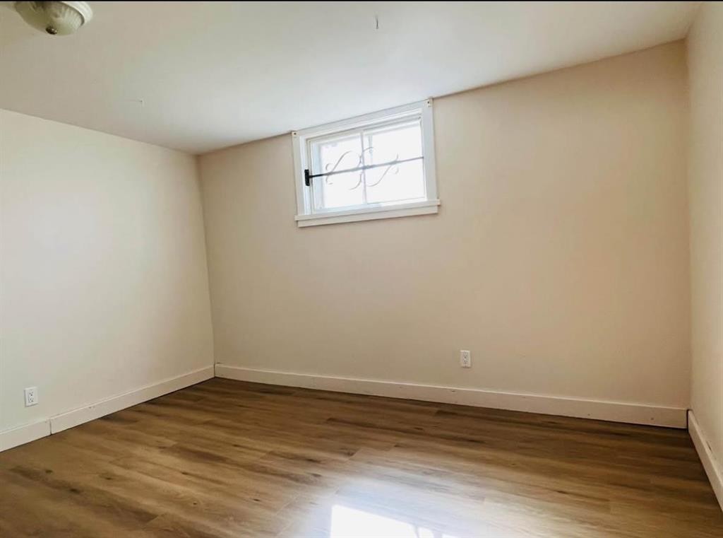 428 32 Avenue Nw, Calgary, AB - Indoor Photo Showing Other Room