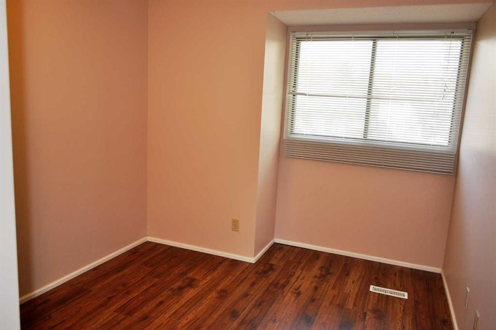 319 Woodside Circle Sw, Calgary, AB - Indoor Photo Showing Other Room