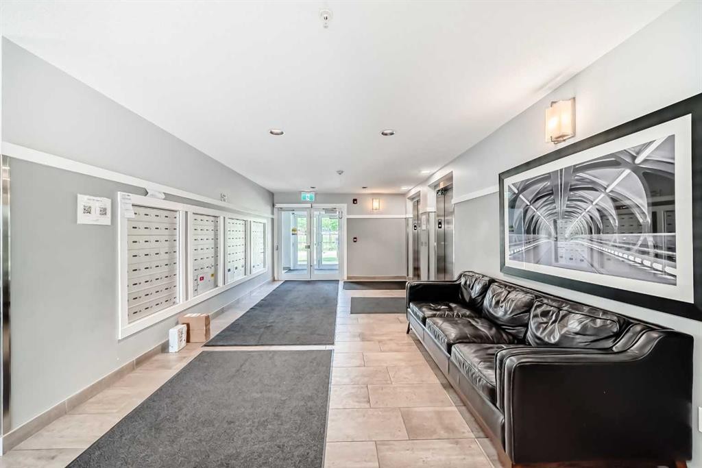 212-20 Seton Park Se, Calgary, AB - Indoor Photo Showing Other Room