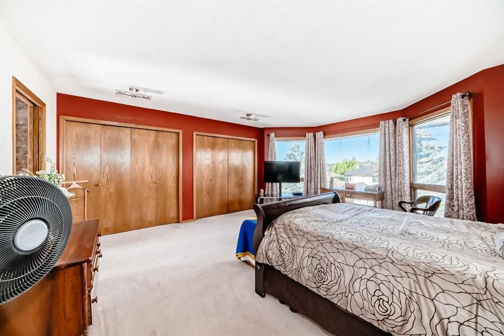 142 Edgeview Road Nw, Calgary, AB - Indoor Photo Showing Bedroom