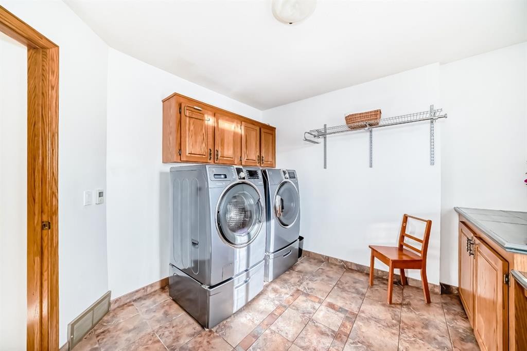 142 Edgeview Road Nw, Calgary, AB - Indoor Photo Showing Laundry Room