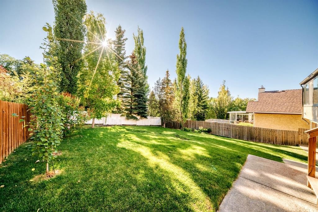 142 Edgeview Road Nw, Calgary, AB - Outdoor