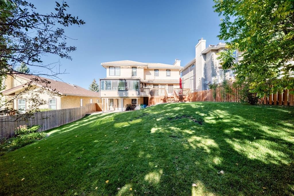 142 Edgeview Road Nw, Calgary, AB - Outdoor