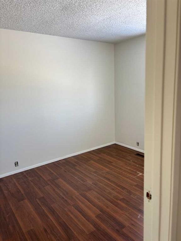128 Dovercrest Way Se, Calgary, AB - Indoor Photo Showing Other Room