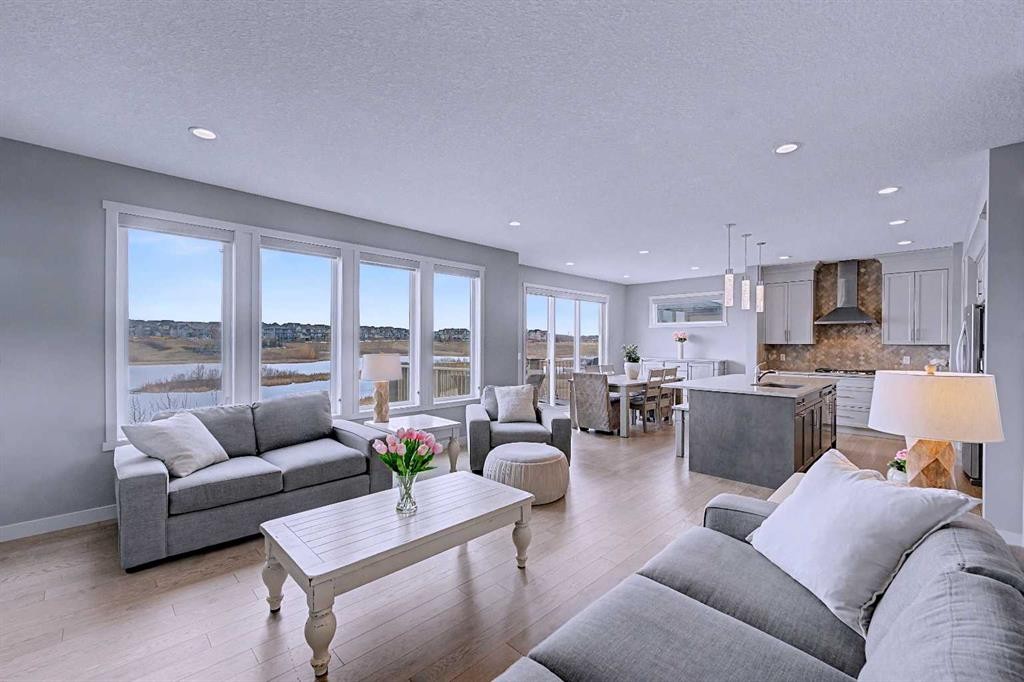 121 Marquis View Se, Calgary, AB - Indoor Photo Showing Living Room