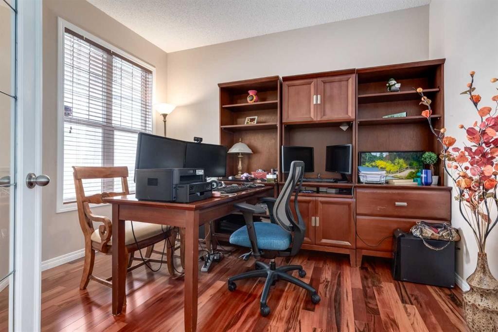 82 Everglen Crescent Sw, Calgary, AB - Indoor Photo Showing Office