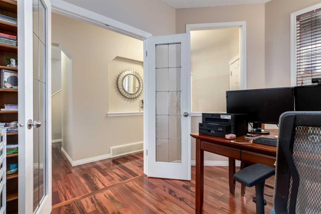 82 Everglen Crescent Sw, Calgary, AB - Indoor Photo Showing Office