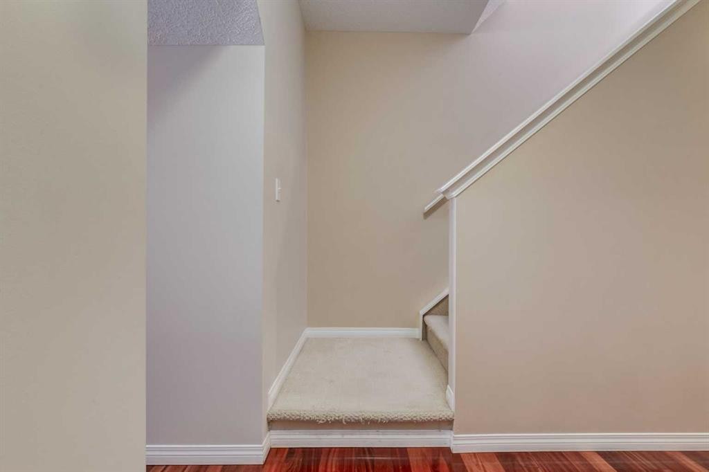 82 Everglen Crescent Sw, Calgary, AB - Indoor Photo Showing Other Room
