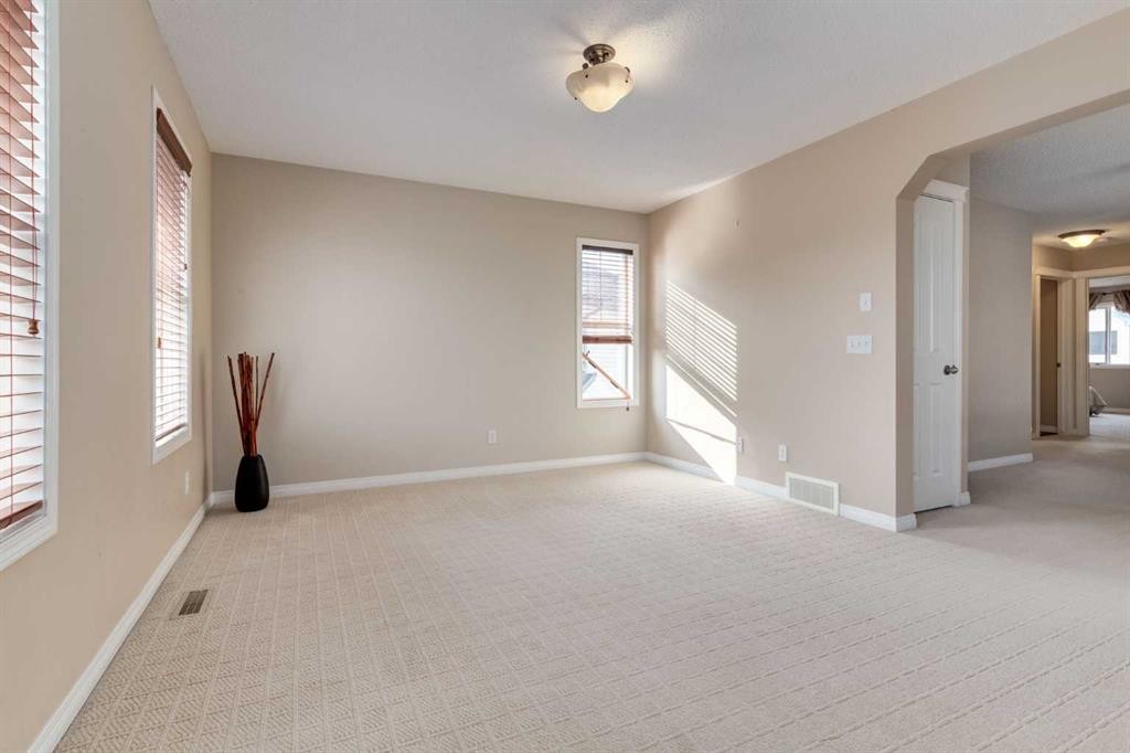 82 Everglen Crescent Sw, Calgary, AB - Indoor Photo Showing Other Room