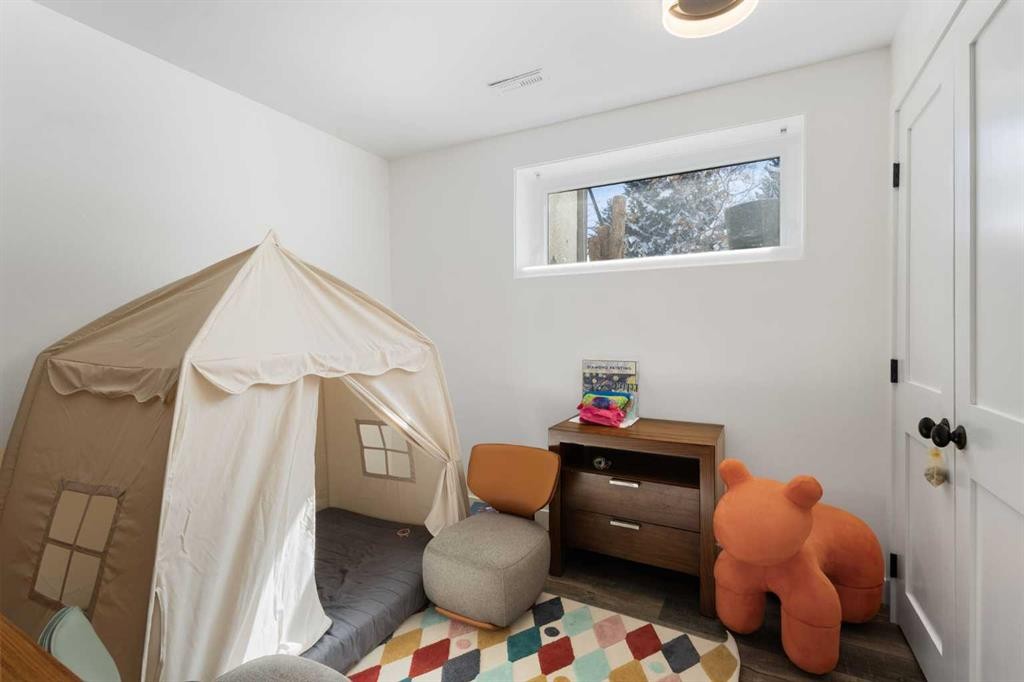 4 Varview Place Nw, Calgary, AB - Indoor