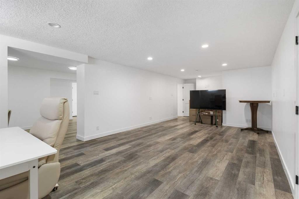 4 Varview Place Nw, Calgary, AB - Indoor